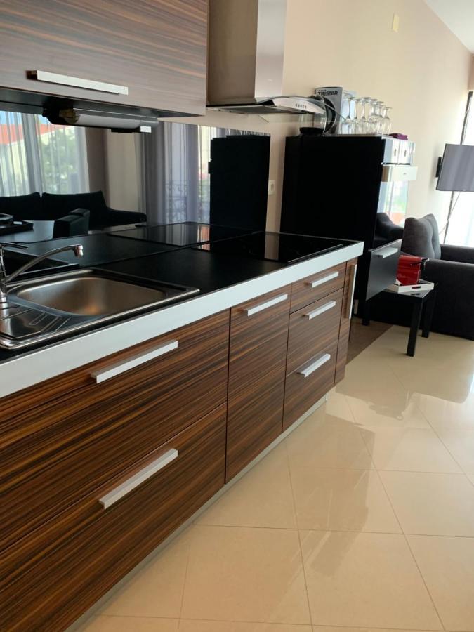 Appartamento La Perla Vodice Esterno foto